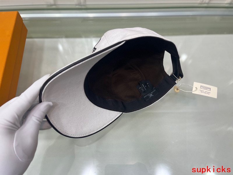 Louis Vuitton Luxury Cap