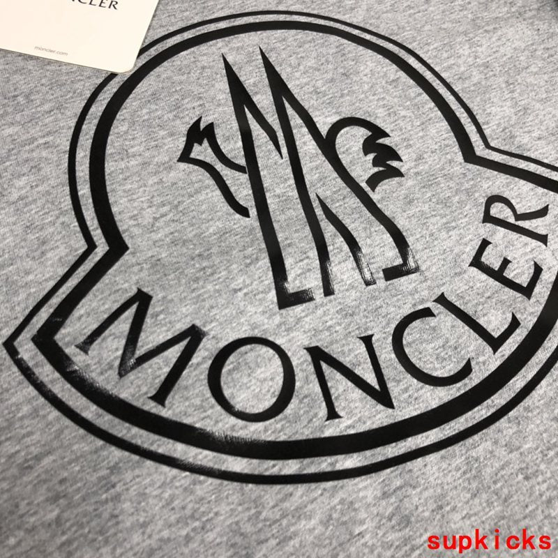 Moncler Luxury Cloth