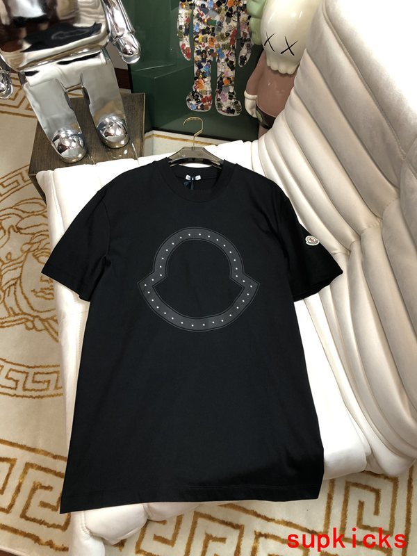 Moncler Luxury Cloth