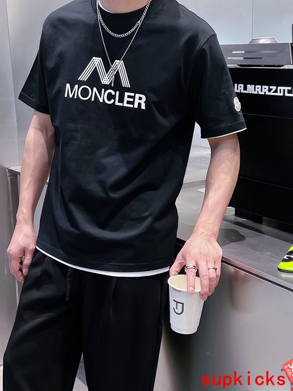 Moncler Luxury Cloth
