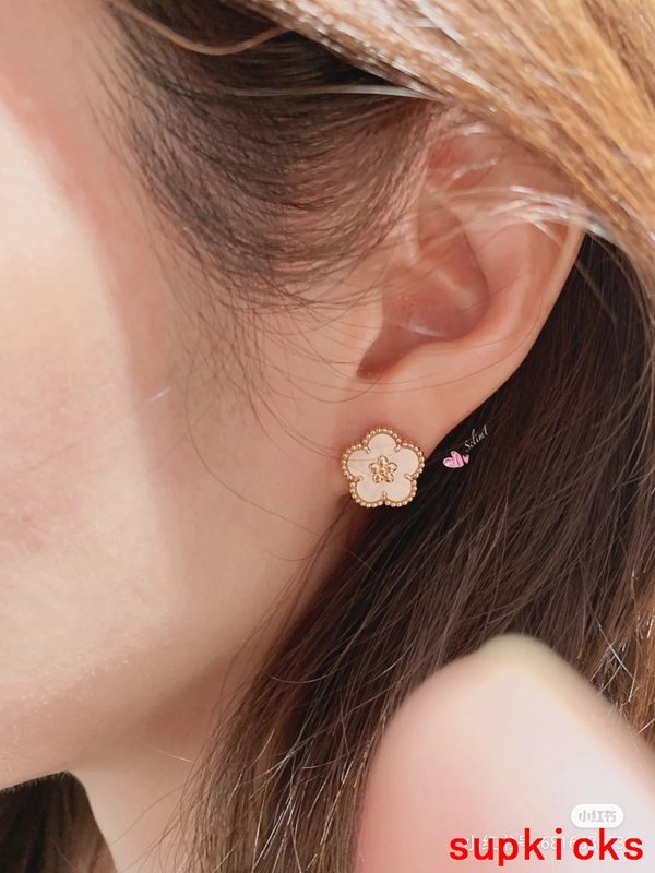 Van Cleef & Arples Jewelry