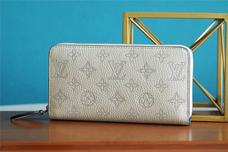 I W Fashion Lu-Vi bags - 8985