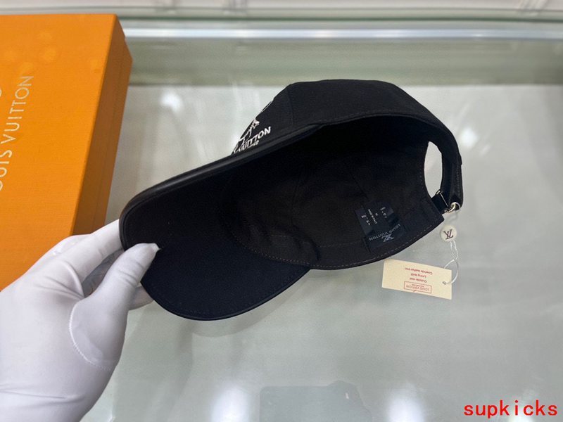 Louis Vuitton Luxury Cap