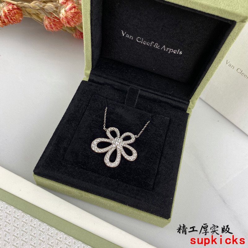 Van Cleef & Arples Jewelry