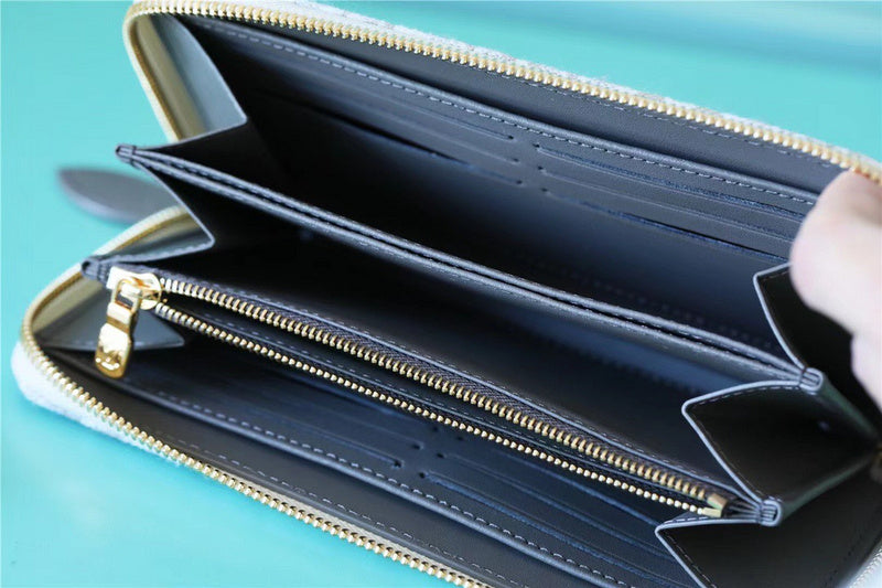 I W Fashion Lu-Vi bags - 8896