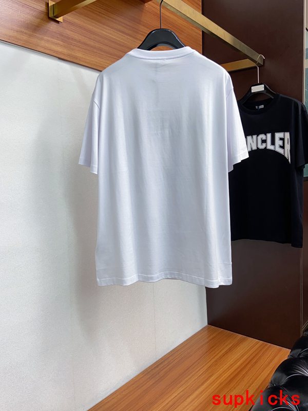 Moncler Luxury Cloth