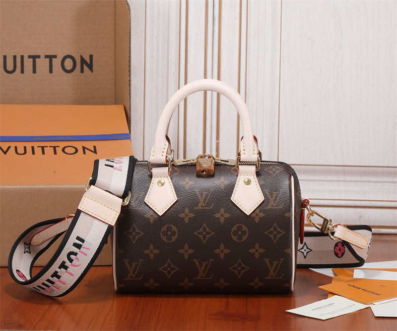 PHA - LOV Bags - 305