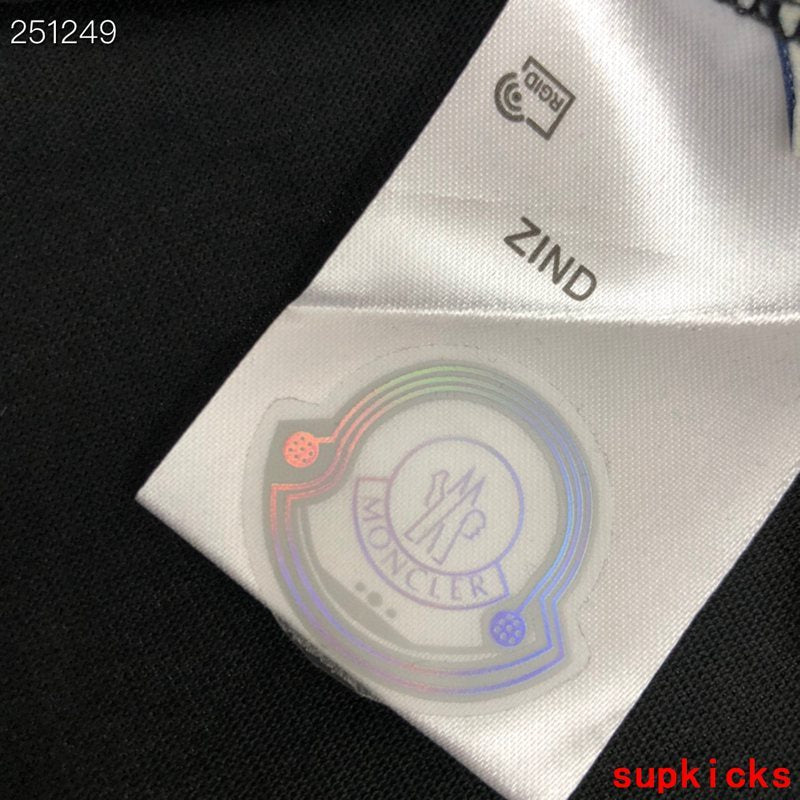 Moncler Luxury Cloth