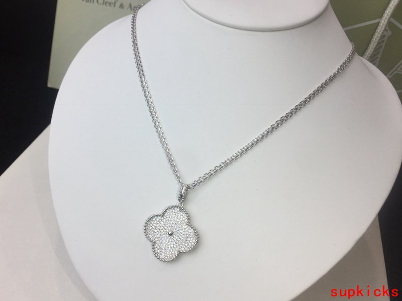 Van Cleef & Arples Jewelry