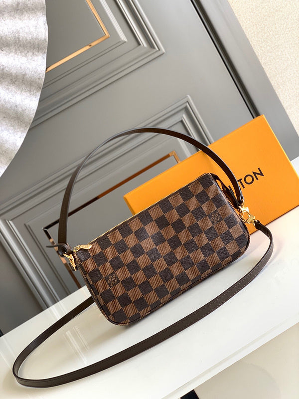 I W Fashion Lu-Vi bags - 17062