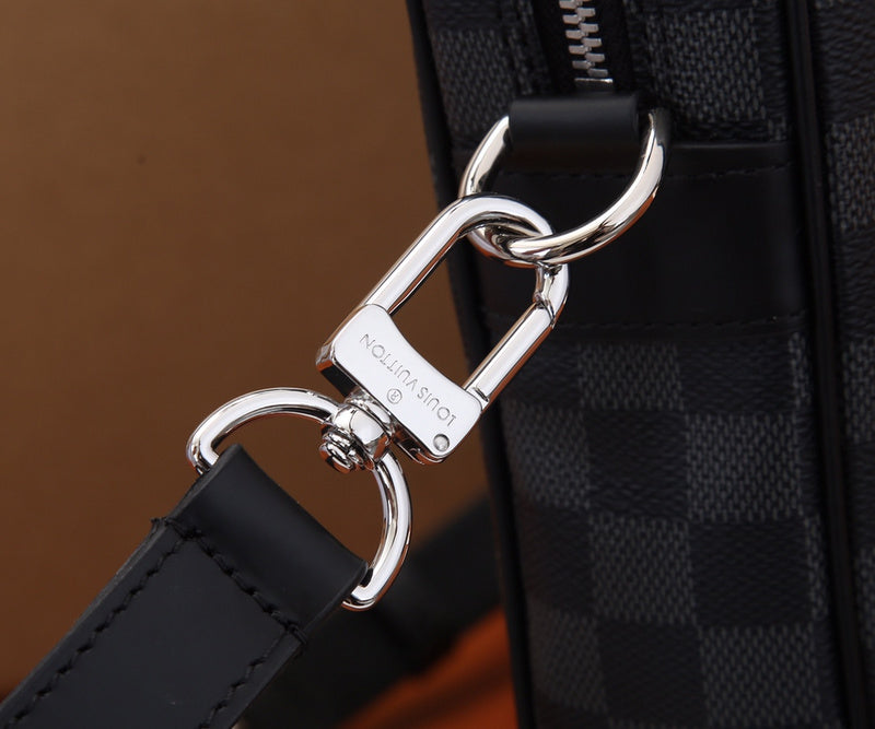 I W Fashion Lu-Vi bags - 17693