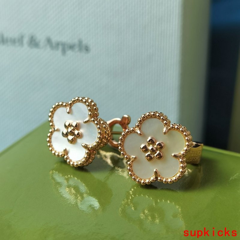 Van Cleef & Arples Jewelry