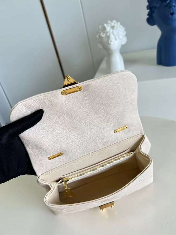 LOV2 Bags - Luxurious Bags  583