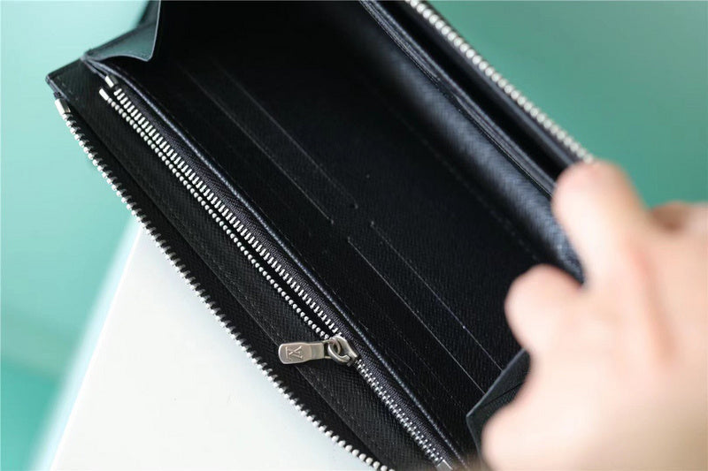 I W Fashion Lu-Vi bags - 8879