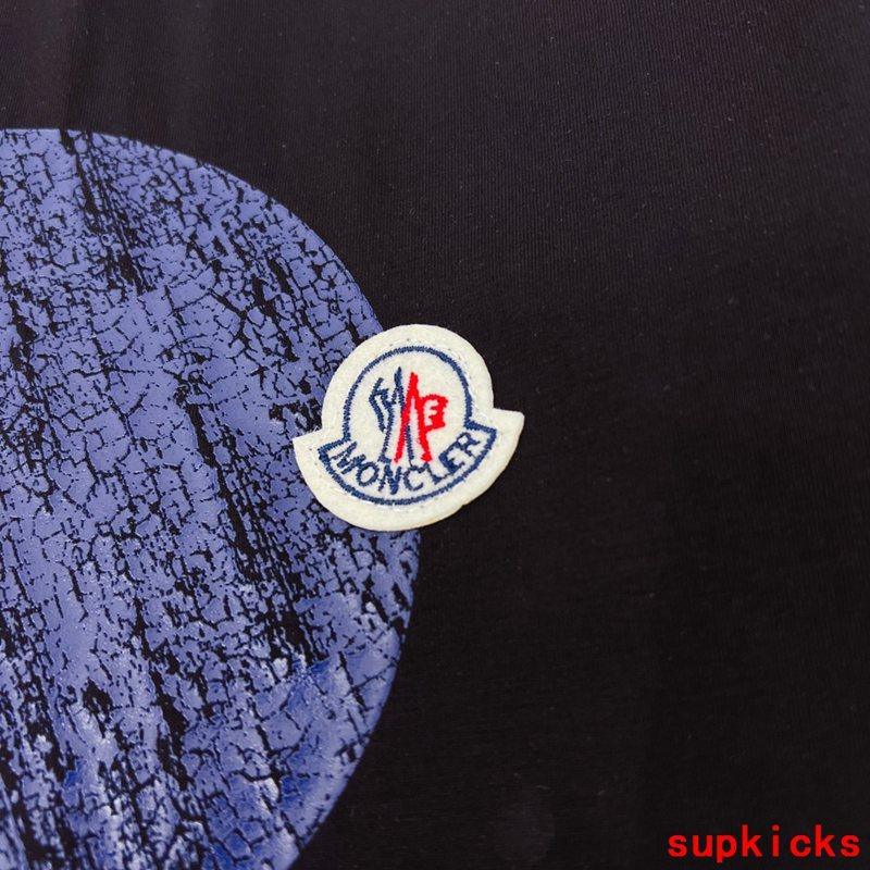 Moncler Luxury Cloth