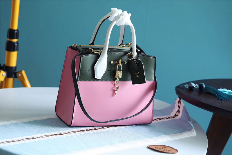 I W Fashion Lu-Vi bags - 8030