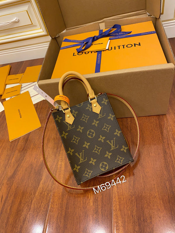 I W Fashion Lu-Vi bags - 17663