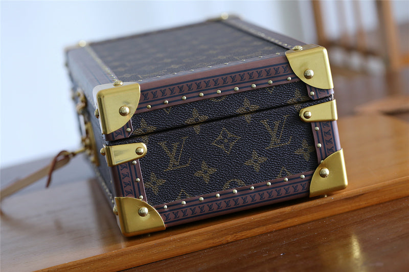 I W Fashion Lu-Vi bags - 11341