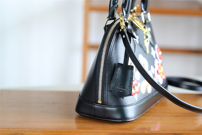I W Fashion Lu-Vi bags - 8256