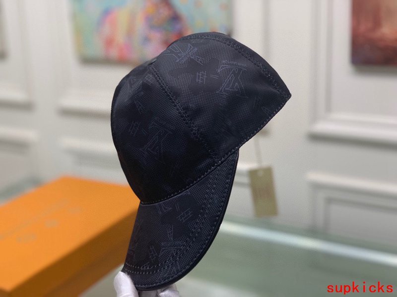 Louis Vuitton Luxury Cap