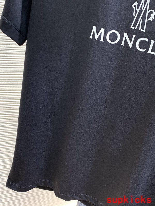 Moncler Luxury Cloth