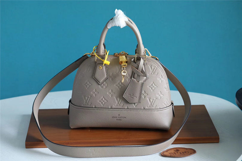 I W Fashion Lu-Vi bags - 8295