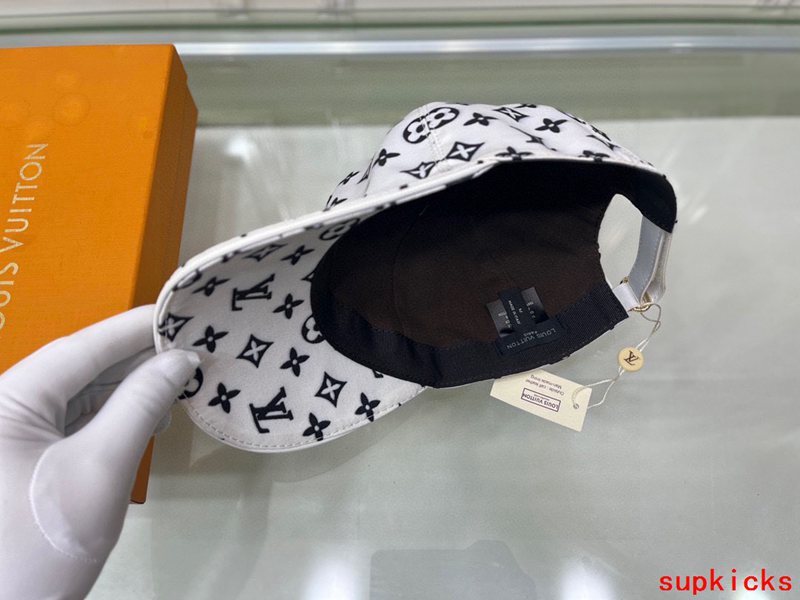 Louis Vuitton Luxury Cap