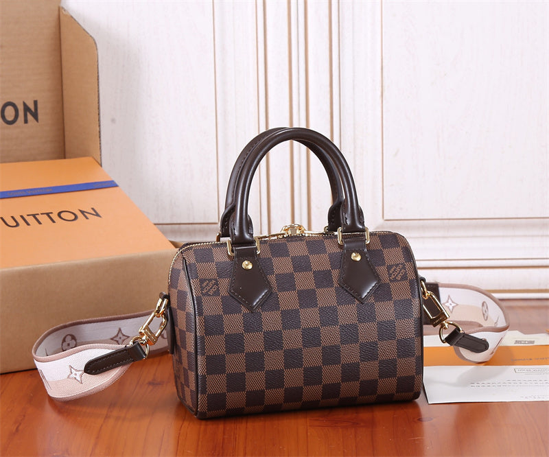 PHA - LOV Bags - 305