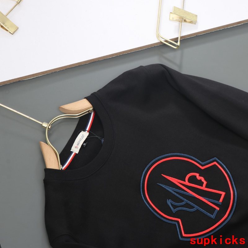 Moncler Luxury Cloth