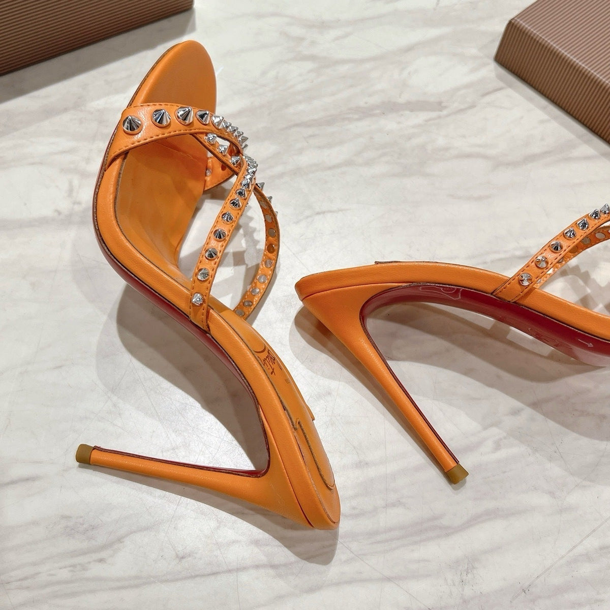 Ava’s Mode - High-Quality Designer Products for You - AFFORDABLE LUXURY HEELS - 8291