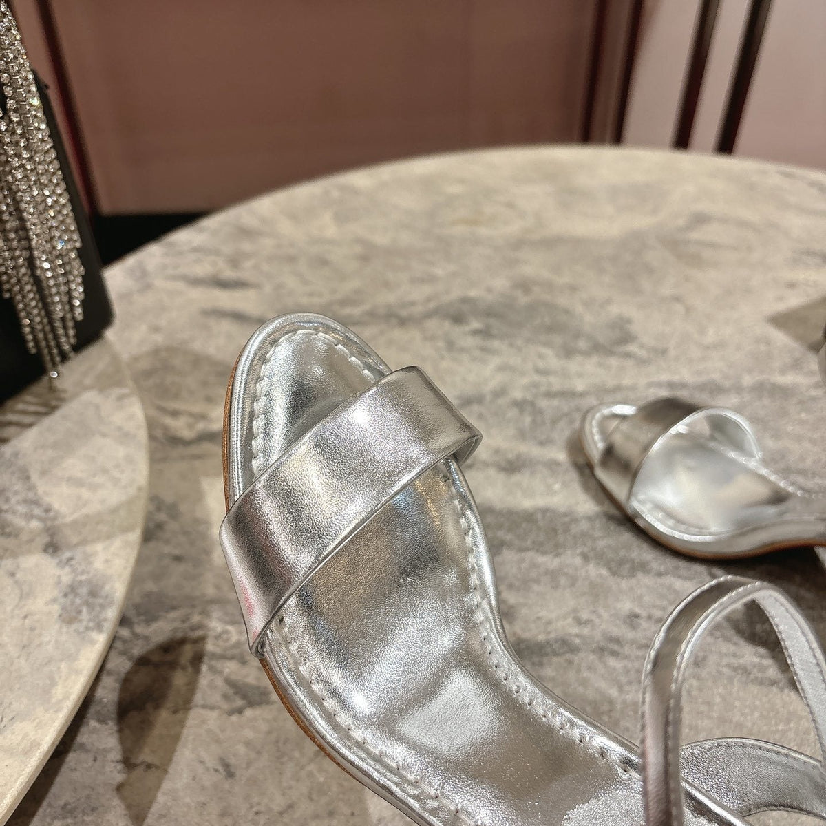 Ava’s Mode - High-Quality Designer Products for You - AFFORDABLE LUXURY HEELS - 8303