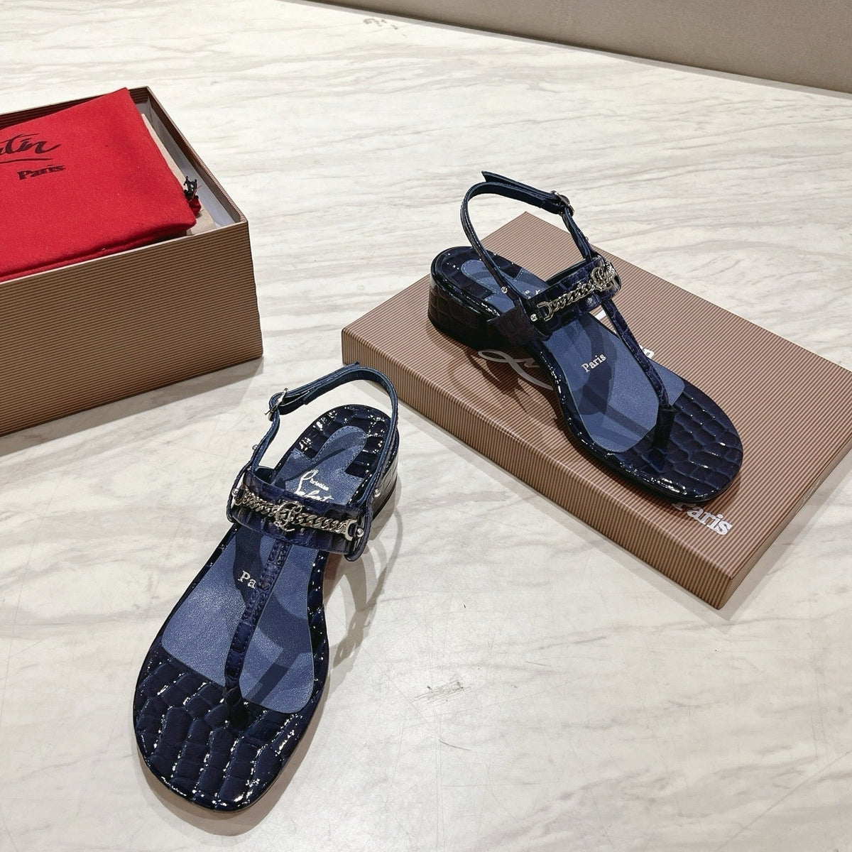 Ava’s Mode - High-Quality Designer Products for You - AFFORDABLE LUXURY HEELS - 8227