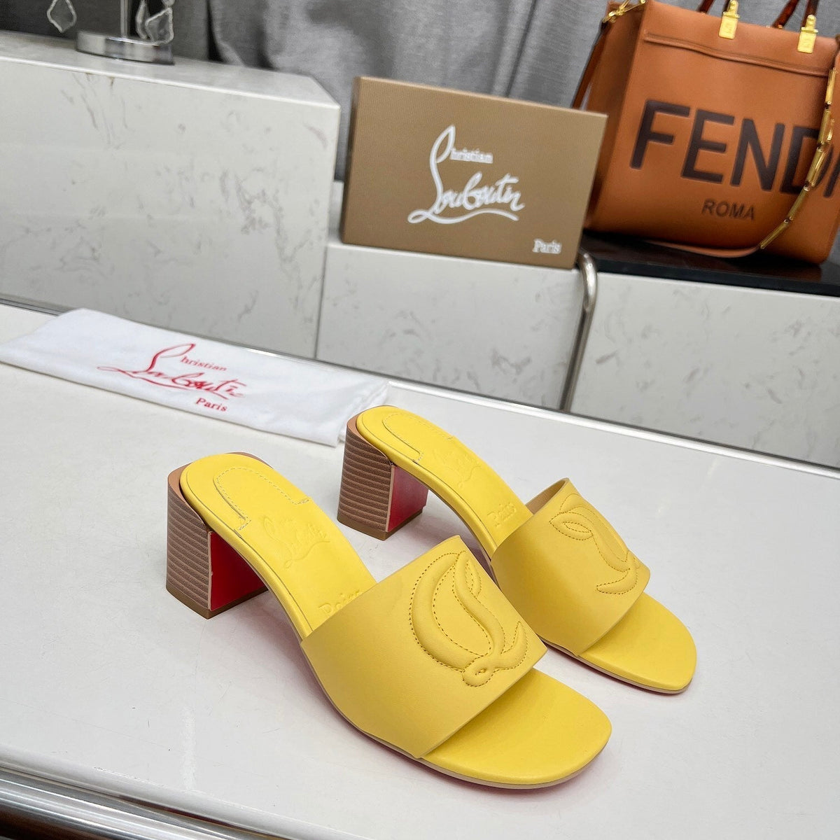 Ava’s Mode - High-Quality Designer Products for You - AFFORDABLE LUXURY HEELS - 8055