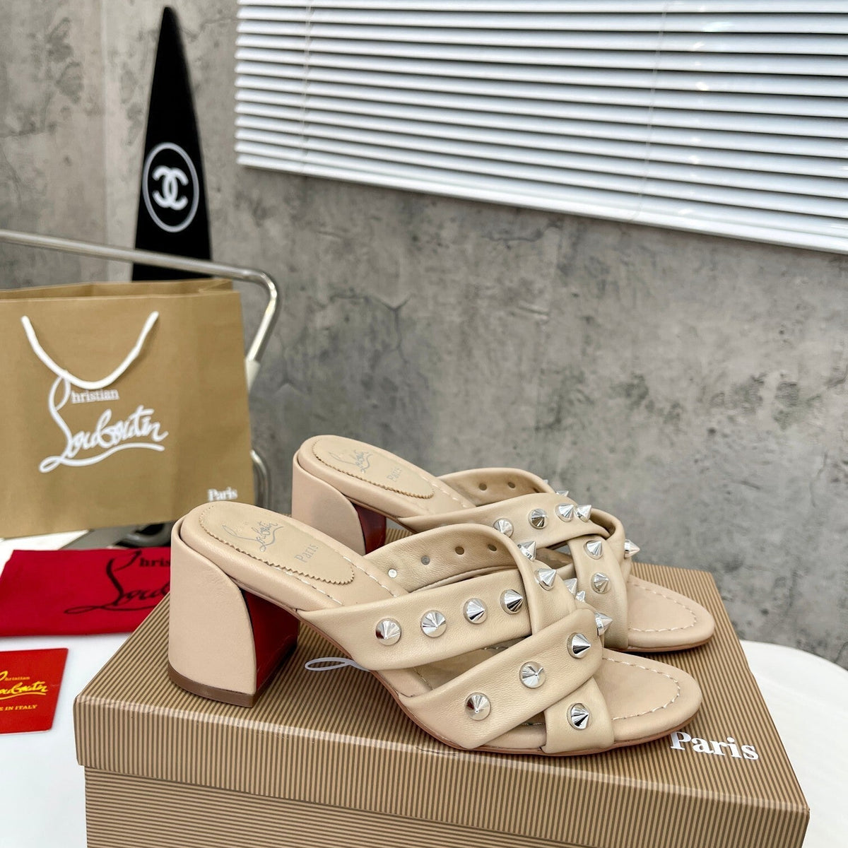 Ava’s Mode - High-Quality Designer Products for You - AFFORDABLE LUXURY HEELS - 8003