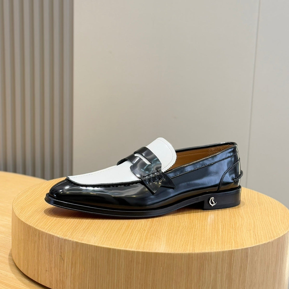 Ava’s Mode - High-Quality Designer Products for You - AFFORDABLE LUXURY HEELS - 8279