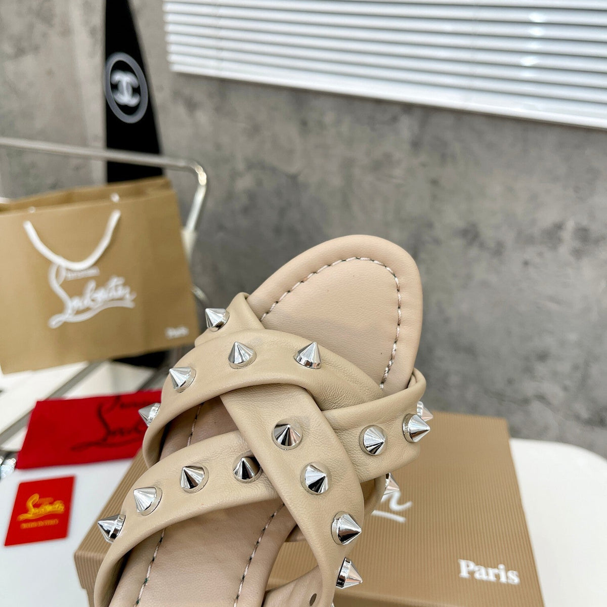 Ava’s Mode - High-Quality Designer Products for You - AFFORDABLE LUXURY HEELS - 8003