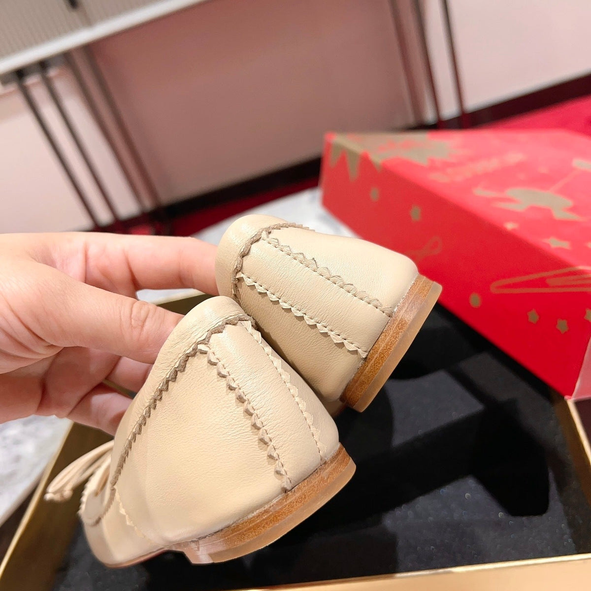 Ava’s Mode - High-Quality Designer Products for You - AFFORDABLE LUXURY HEELS - 8231