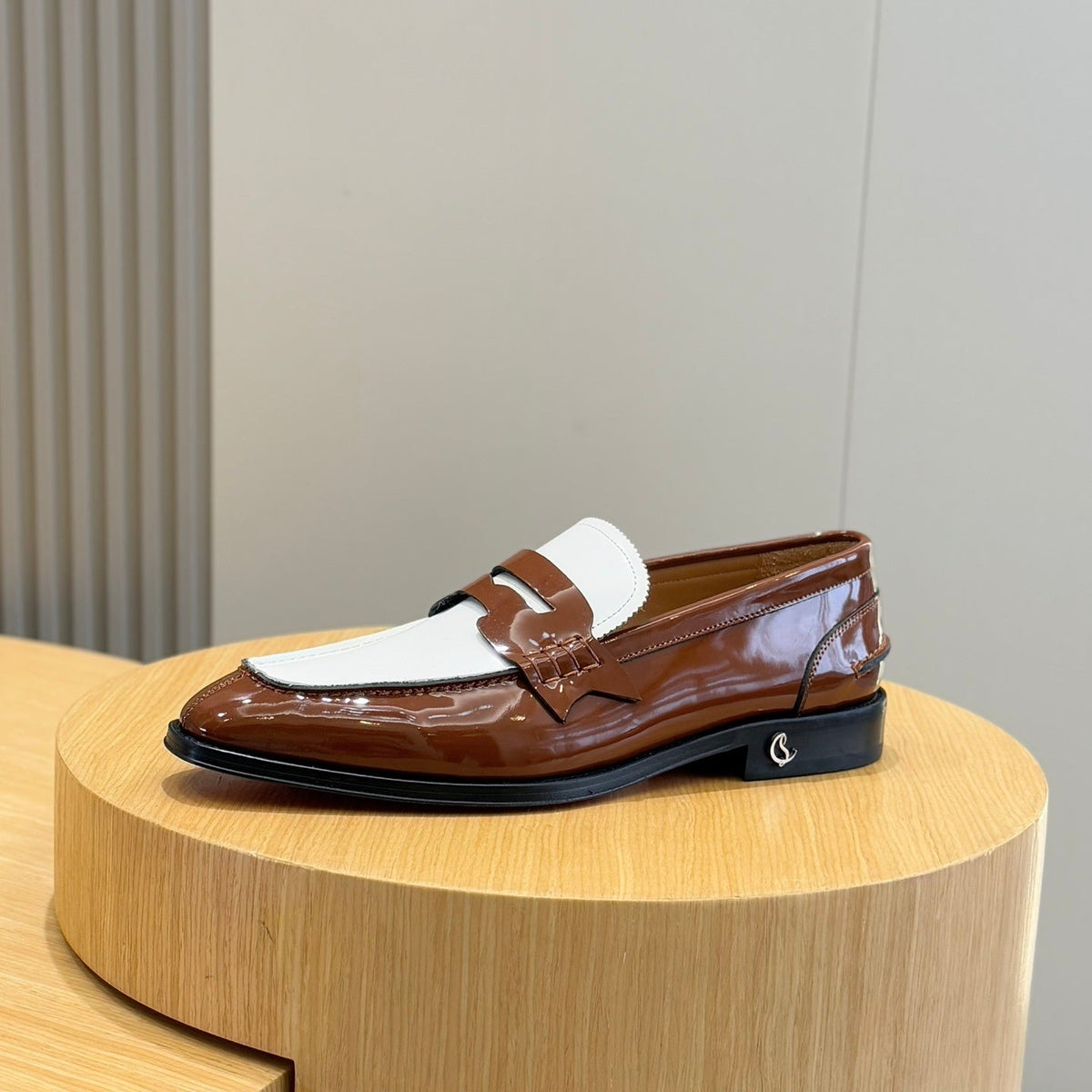 Ava’s Mode - High-Quality Designer Products for You - AFFORDABLE LUXURY HEELS - 8275
