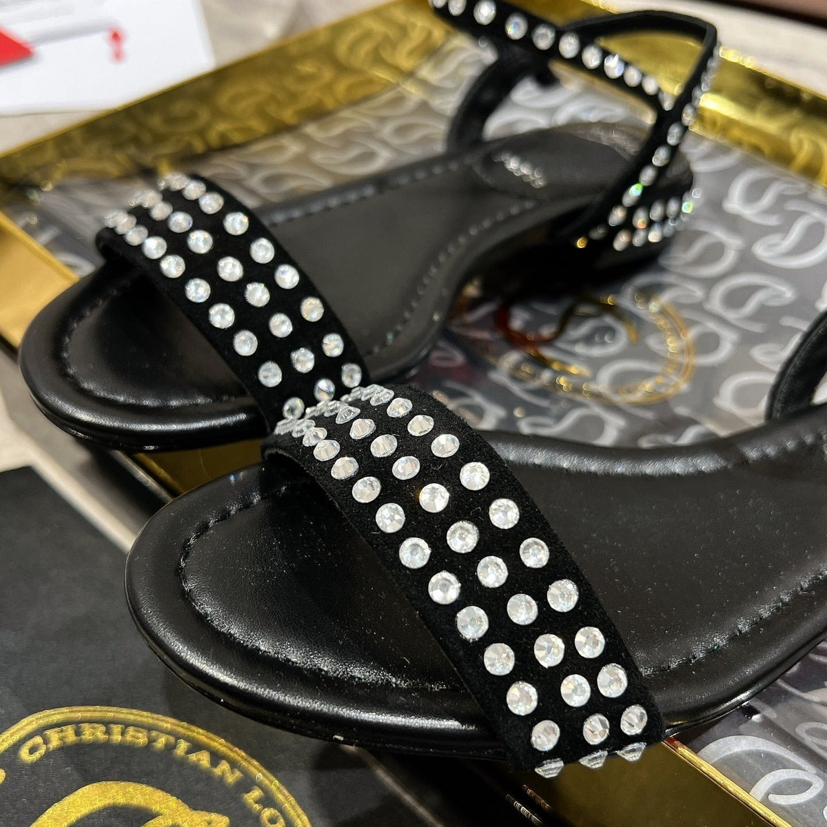 Ava’s Mode - High-Quality Designer Products for You - AFFORDABLE LUXURY HEELS - 8131