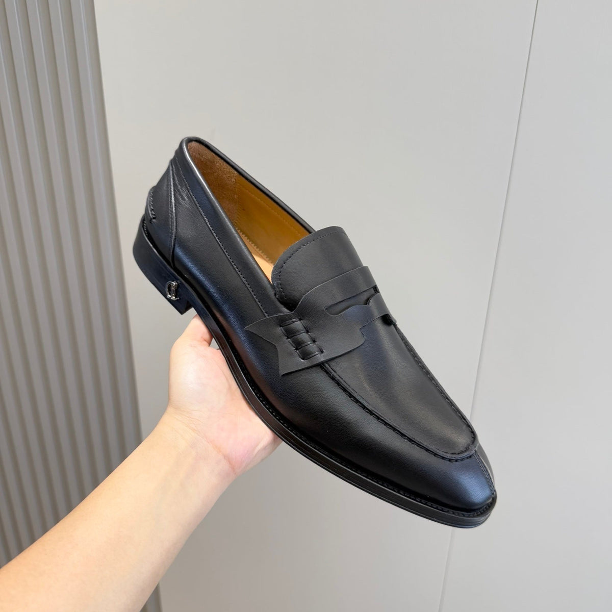 Ava’s Mode - High-Quality Designer Products for You - AFFORDABLE LUXURY HEELS - 8283