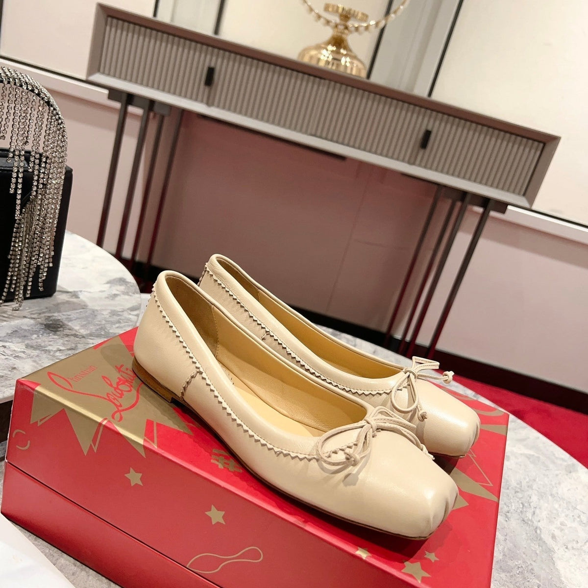 Ava’s Mode - High-Quality Designer Products for You - AFFORDABLE LUXURY HEELS - 8231