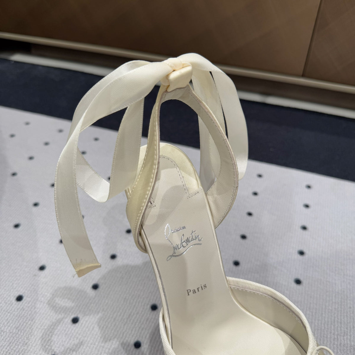 Ava’s Mode - High-Quality Designer Products for You - AFFORDABLE LUXURY HEELS - 8223