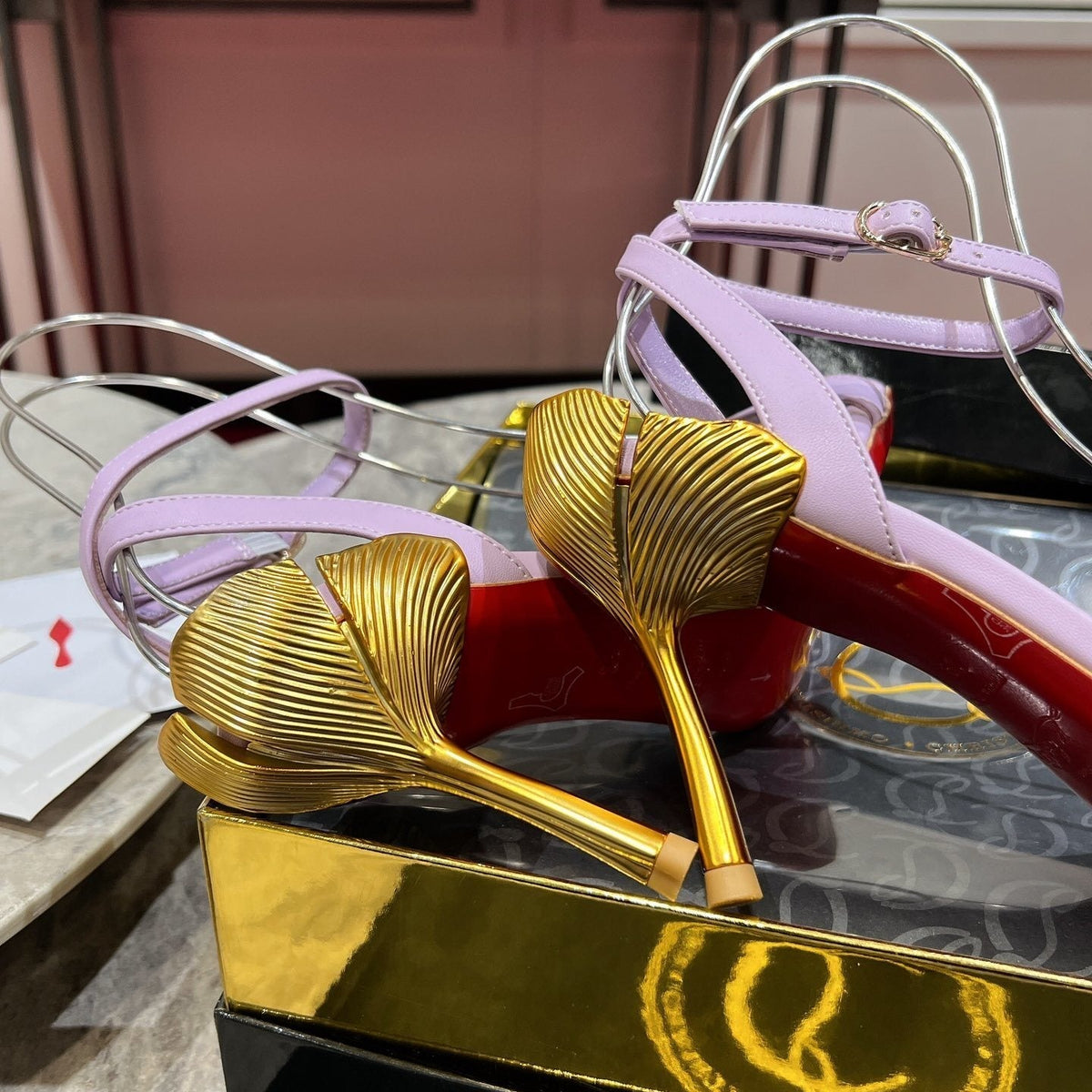 Ava’s Mode - High-Quality Designer Products for You - AFFORDABLE LUXURY HEELS - 8095