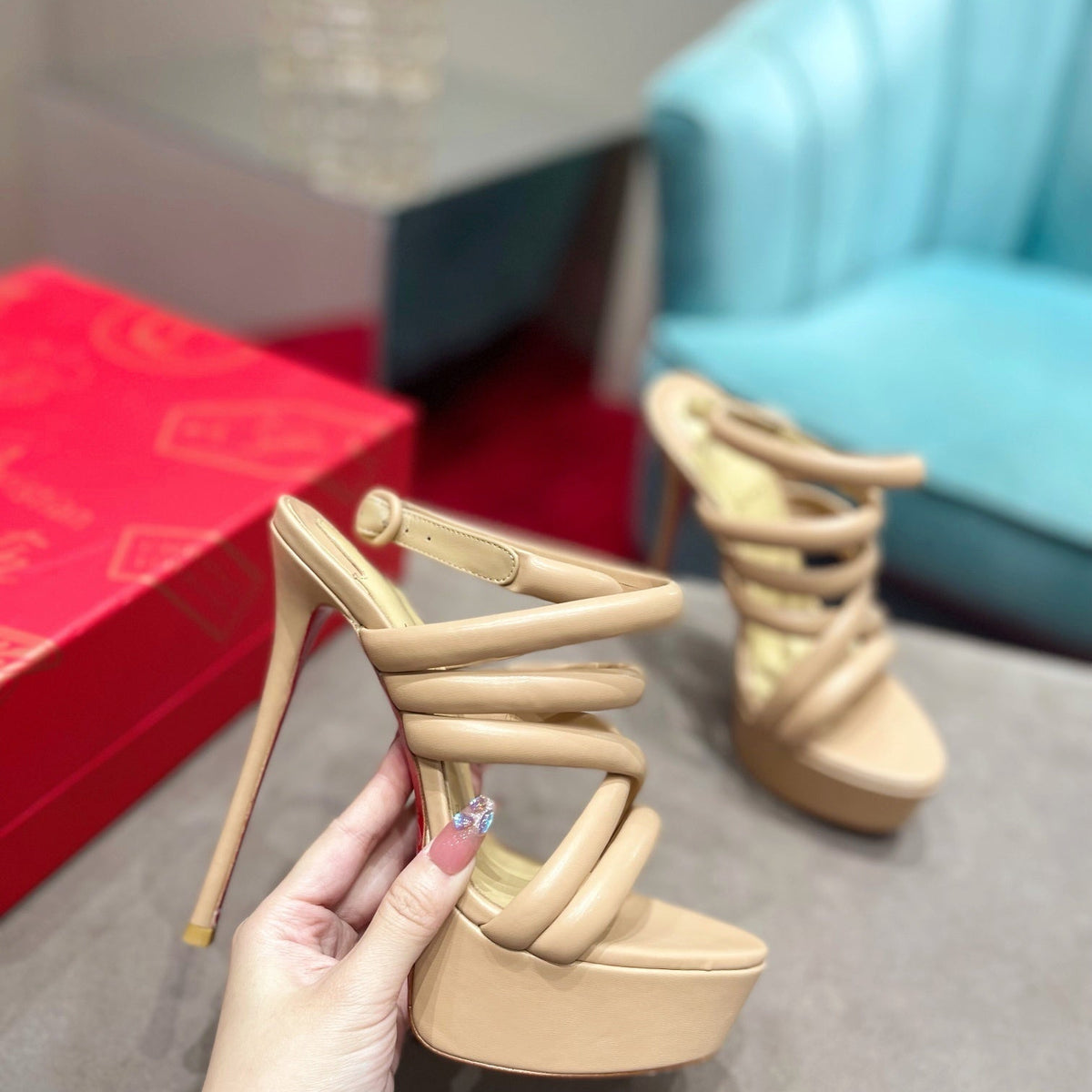 Ava’s Mode - High-Quality Designer Products for You - AFFORDABLE LUXURY HEELS - 7955