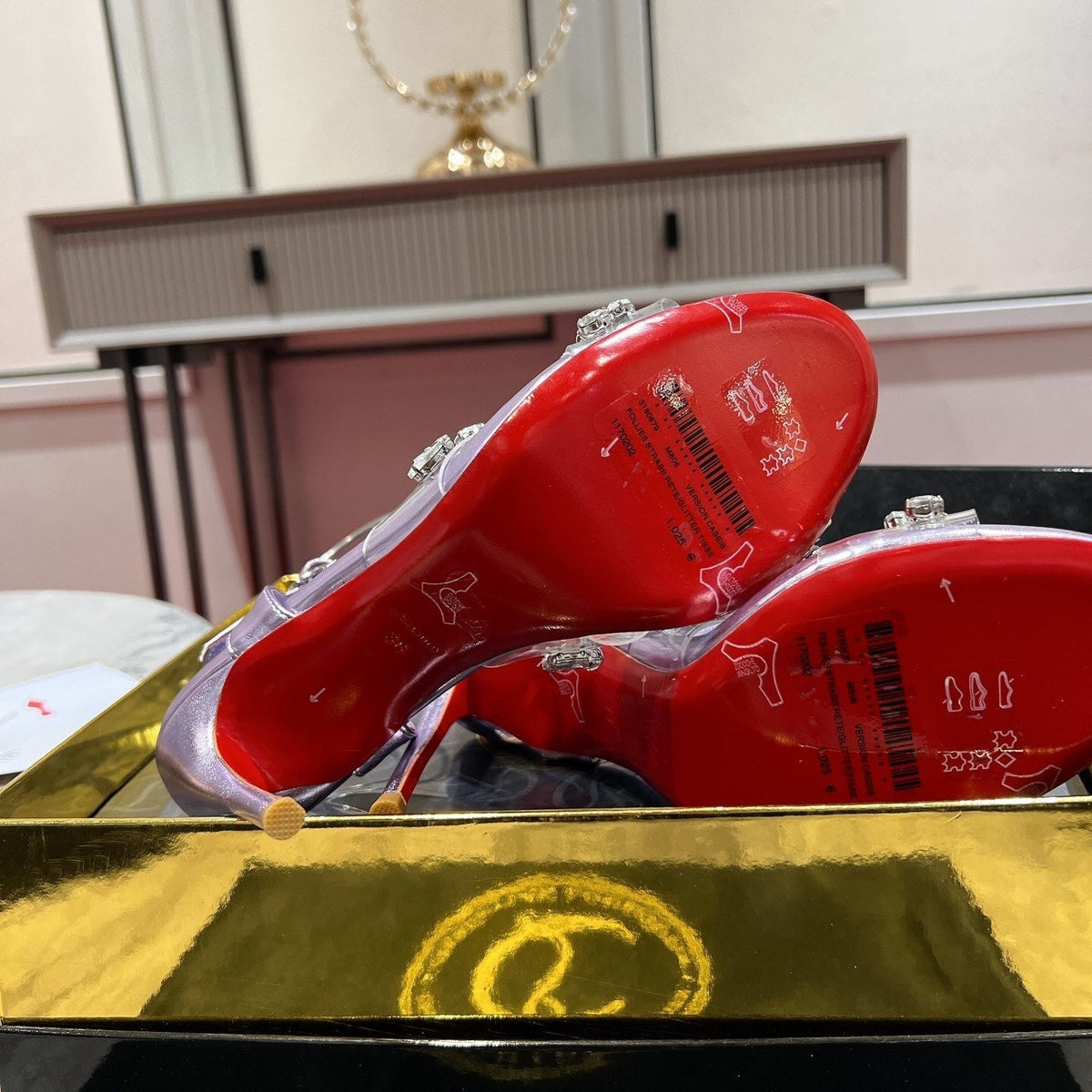 Ava’s Mode - High-Quality Designer Products for You - AFFORDABLE LUXURY HEELS - 8107