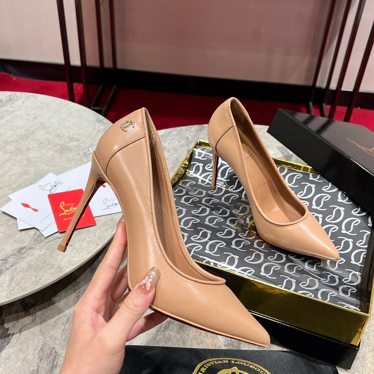 Ava’s Mode - High-Quality Designer Products for You - AFFORDABLE LUXURY HEELS - 8175