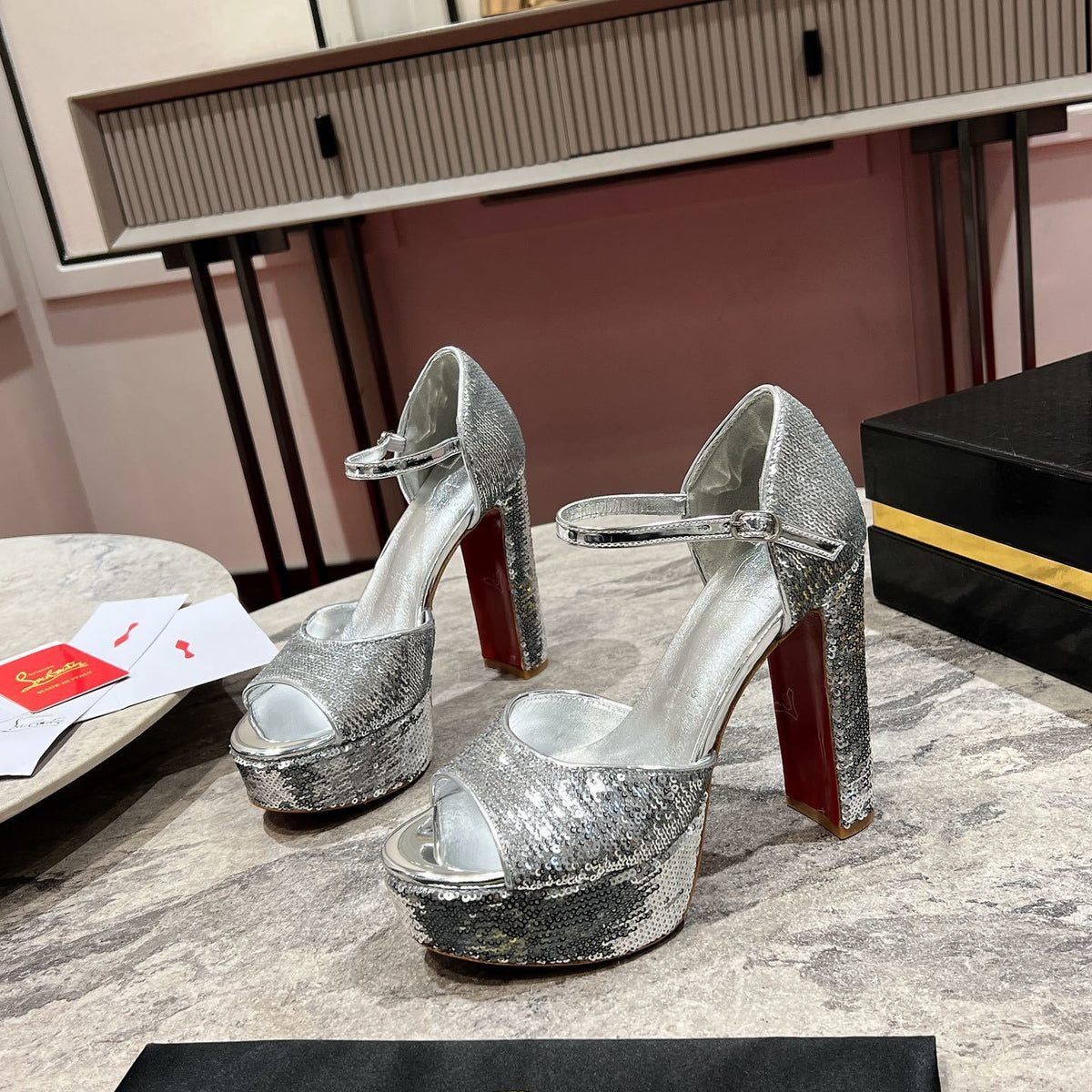 Ava’s Mode - High-Quality Designer Products for You - AFFORDABLE LUXURY HEELS - 8235