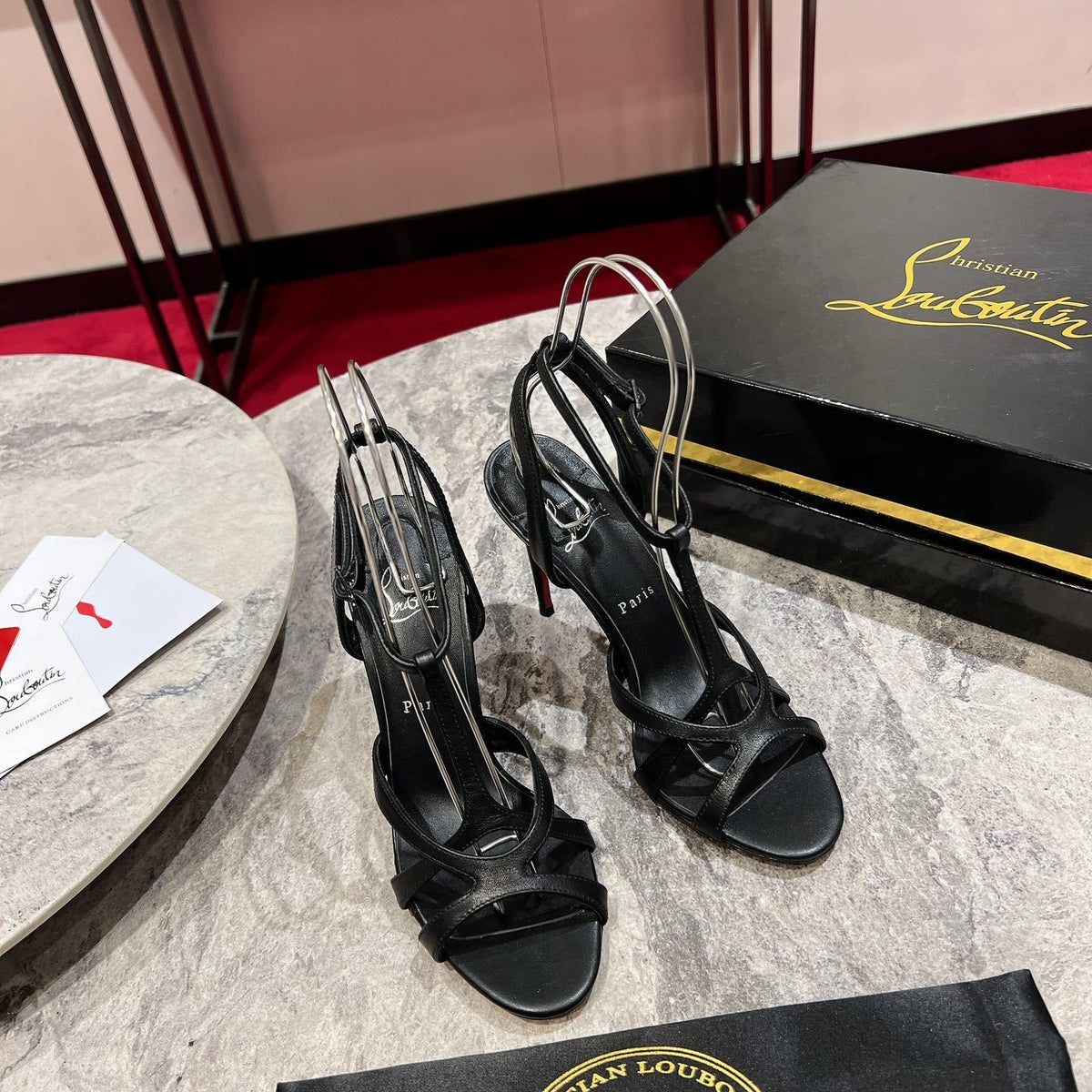 Ava’s Mode - High-Quality Designer Products for You - AFFORDABLE LUXURY HEELS - 8075