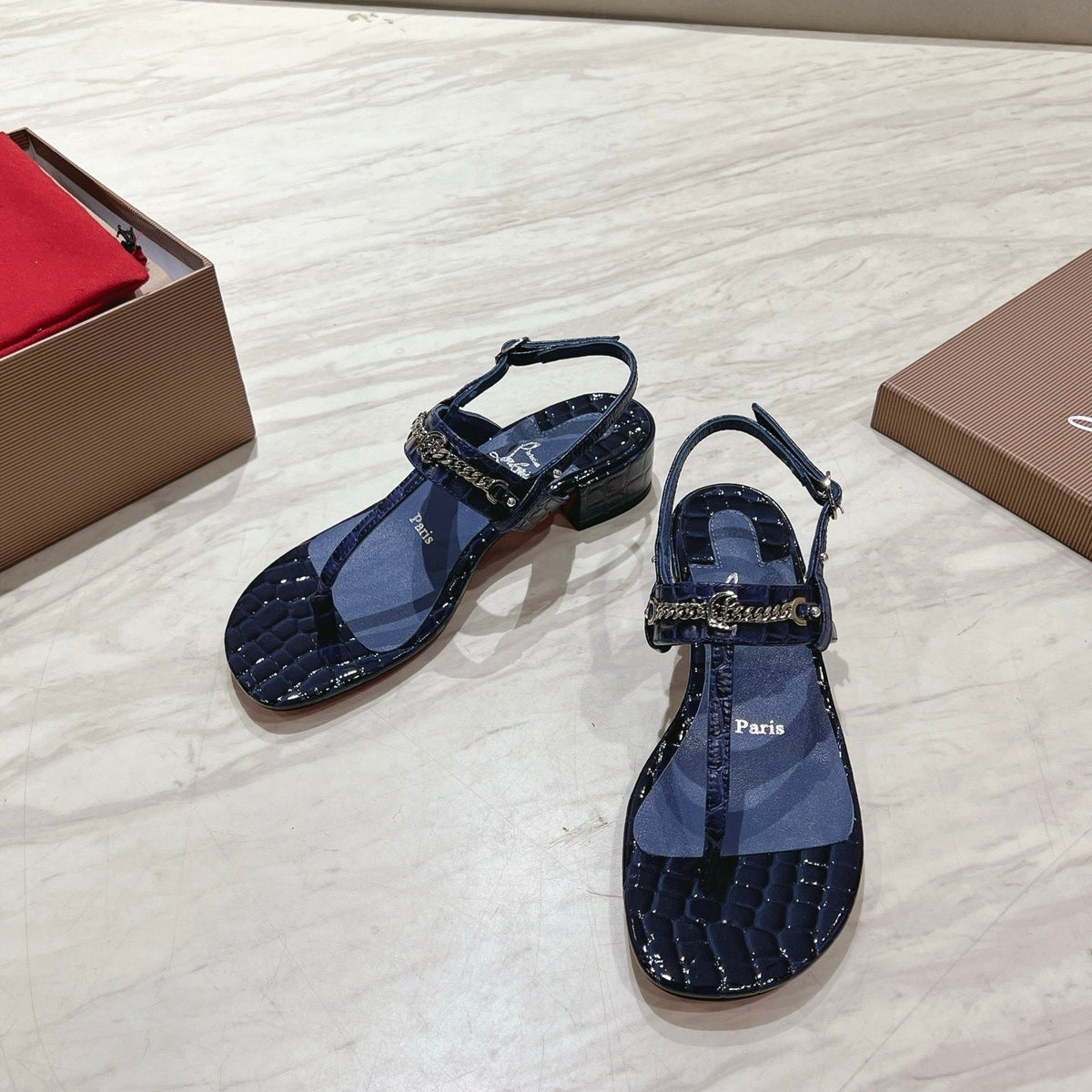 Ava’s Mode - High-Quality Designer Products for You - AFFORDABLE LUXURY HEELS - 8227
