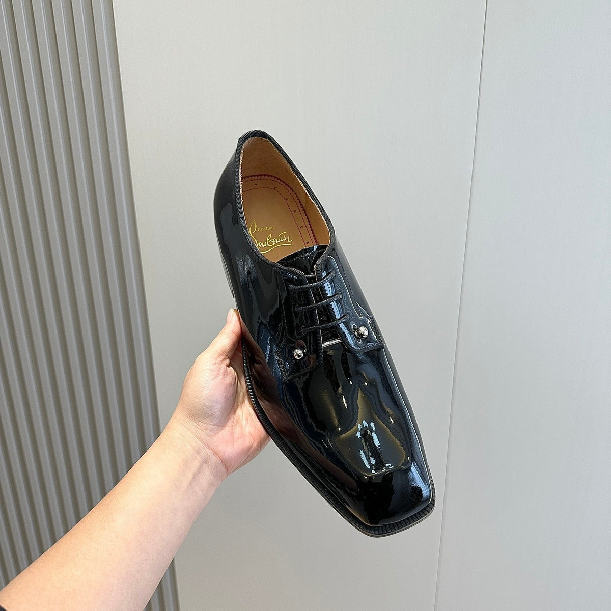 Ava’s Mode - High-Quality Designer Products for You - AFFORDABLE LUXURY HEELS - 8035